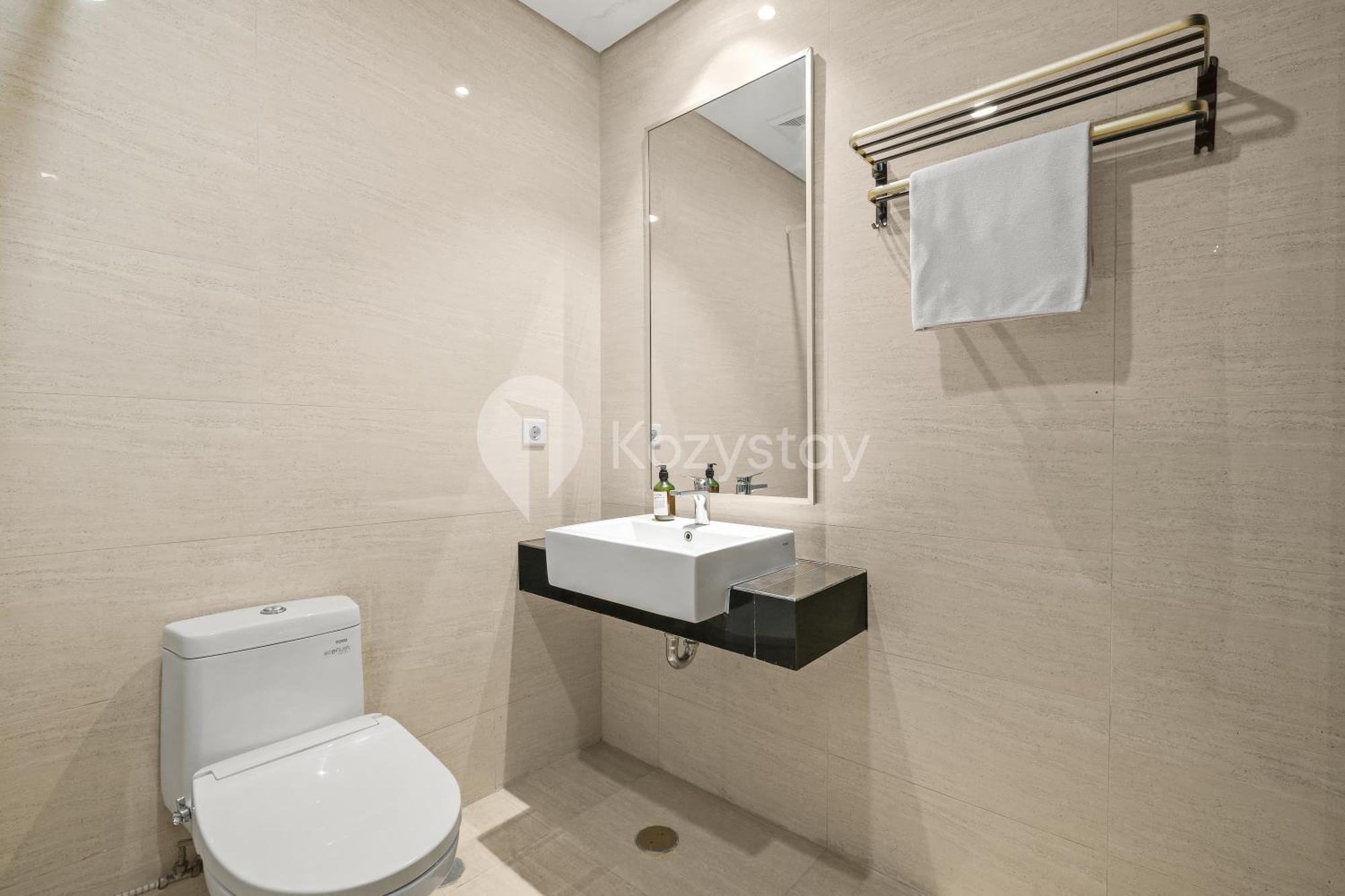 Meadow By Kozystay - Newly Renovated - Kebon Jeruk Giacarta Esterno foto