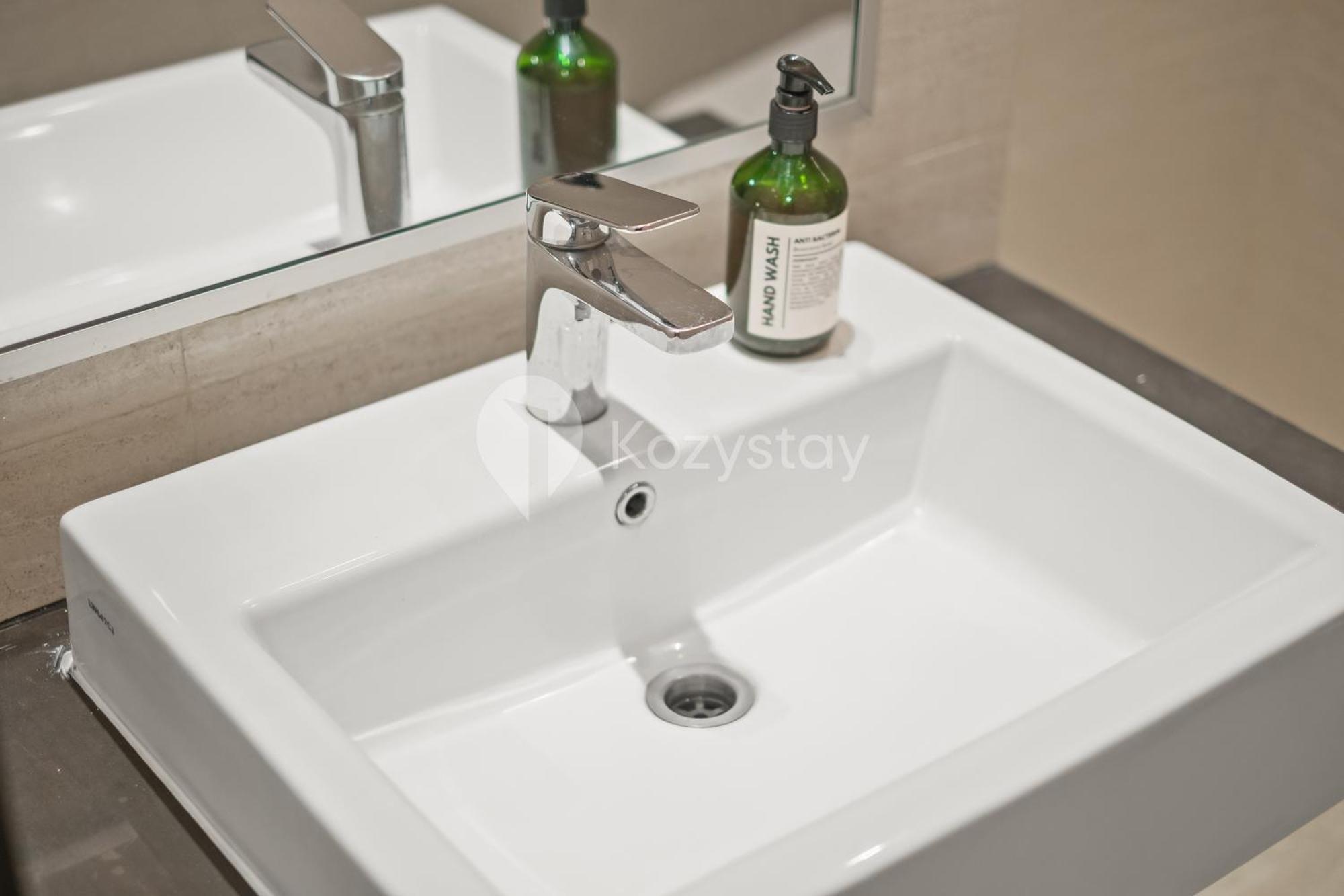 Meadow By Kozystay - Newly Renovated - Kebon Jeruk Giacarta Esterno foto